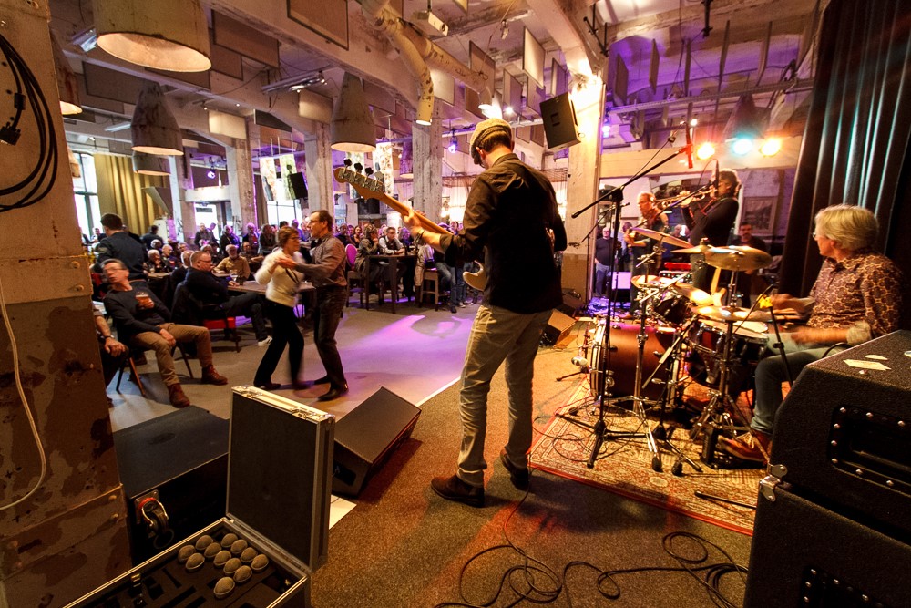 Afzakkerij-live-muziek-op-zondag