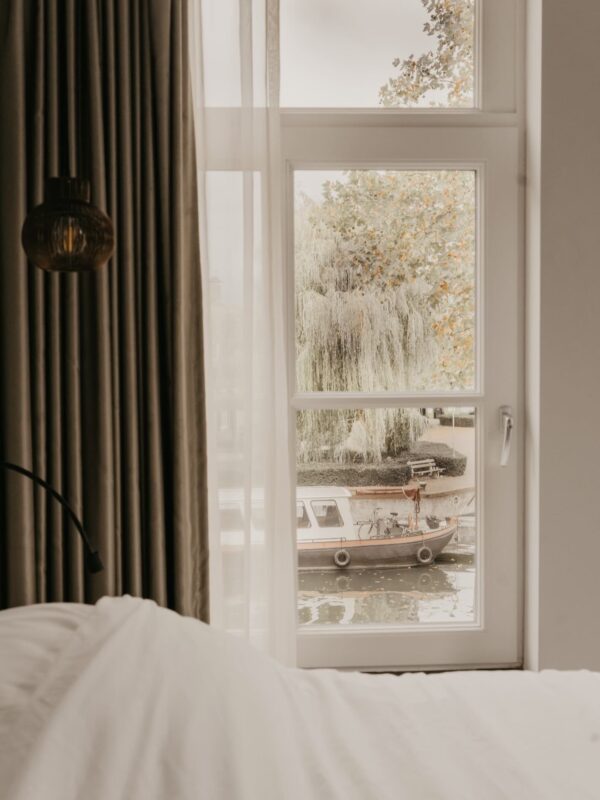 Wakker worden in The Yard suite, met uitzicht op het...